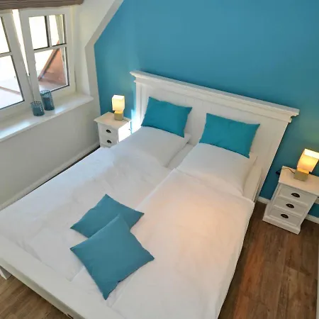 Villa Reethus Am - Haushaelfte 1 Mit Kamin, Sauna Lobbe