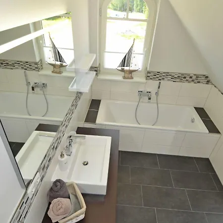 Reethus Am - Haushaelfte 1 Mit Kamin, Sauna Villa Lobbe