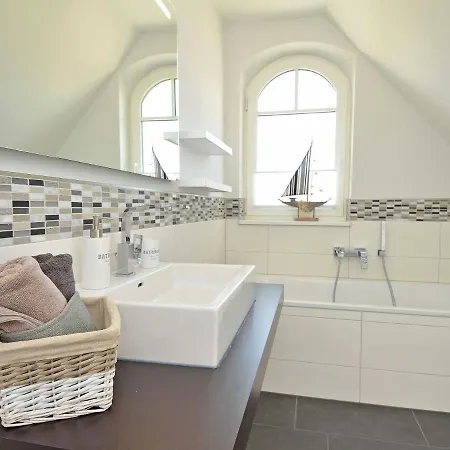 Reethus Am - Haushaelfte 1 Mit Kamin, Sauna