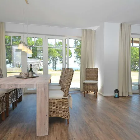 Villa Reethus Am - Haushaelfte 1 Mit Kamin, Sauna Lobbe