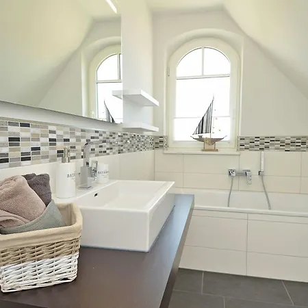 Reethus Am - Haushaelfte 1 Mit Kamin, Sauna 펜션 *